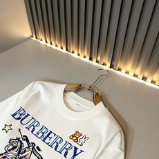 BURBER*Y巴*莉2026春夏新品男女同款👫短袖T恤,重磅来袭,最近比较火热的环保纯棉面料制作而成, BURBER*Y巴*莉2026春夏新品男女同款👫短袖T恤,重磅来袭,最近比较火热的环保纯棉面料制作而成,