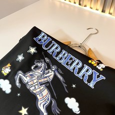 BURBER*Y巴*莉2026春夏新品男女同款👫短袖T恤,重磅来袭,最近比较火热的环保纯棉面料制作而成, BURBER*Y巴*莉2026春夏新品男女同款👫短袖T恤,重磅来袭,最近比较火热的环保纯棉面料制作而成,