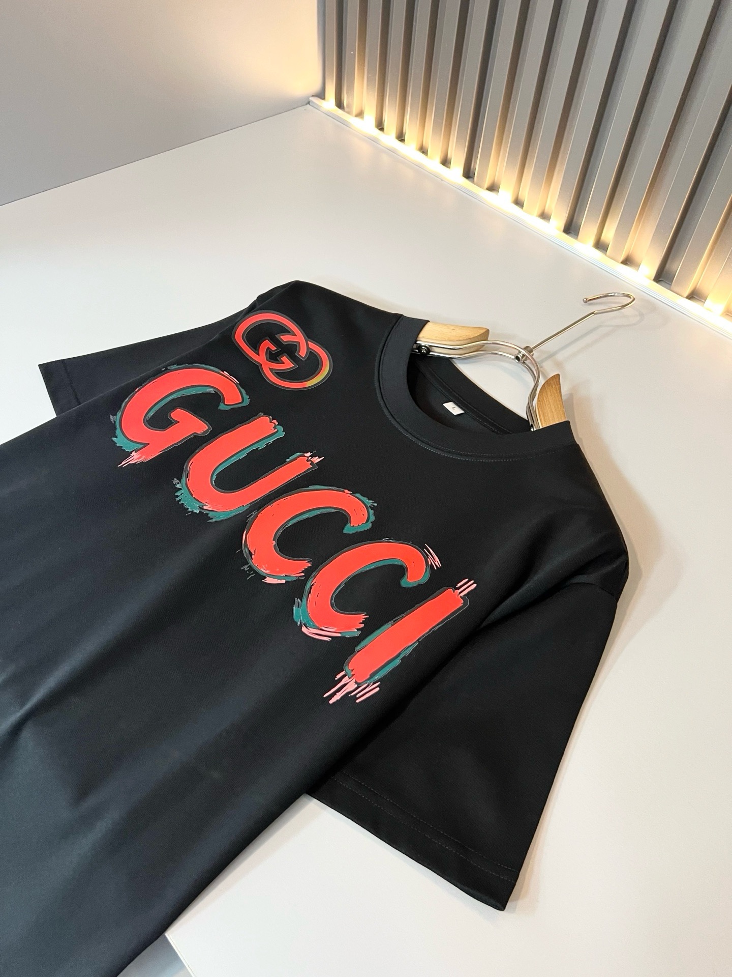 Gucc*古家 2026春夏新款男女同情侣款👫休闲宽松棉质圆领短袖T恤衫！贸易公司渠道稀出，同步官网发售