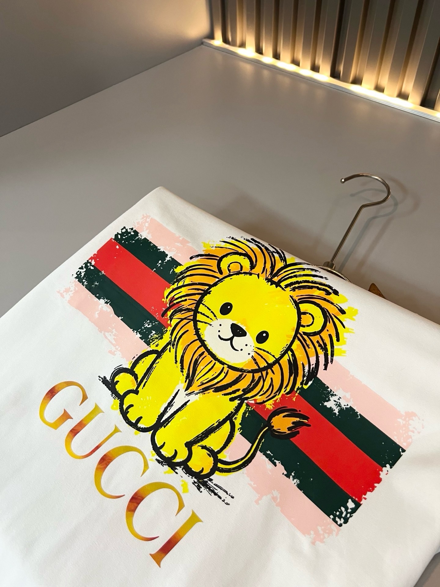 Gucc*古家 2026春夏新款男女同情侣款👫休闲宽松棉质圆领短袖T恤衫！贸易公司渠道稀出，同步官网发售