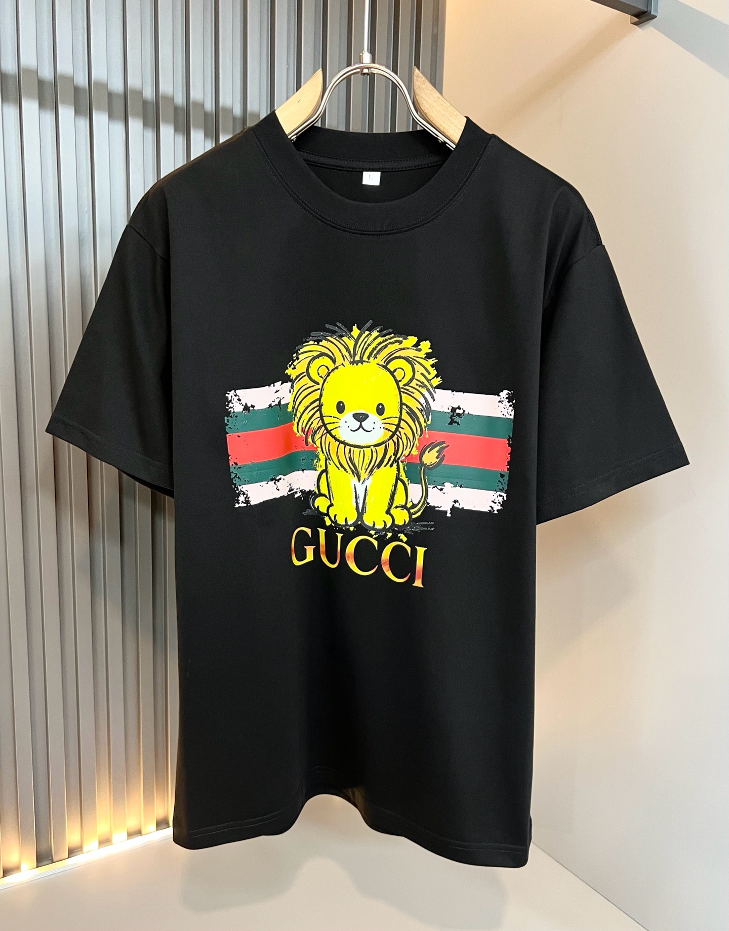 Gucc*古家 2026春夏新款男女同情侣款👫休闲宽松棉质圆领短袖T恤衫！贸易公司渠道稀出，同步官网发售