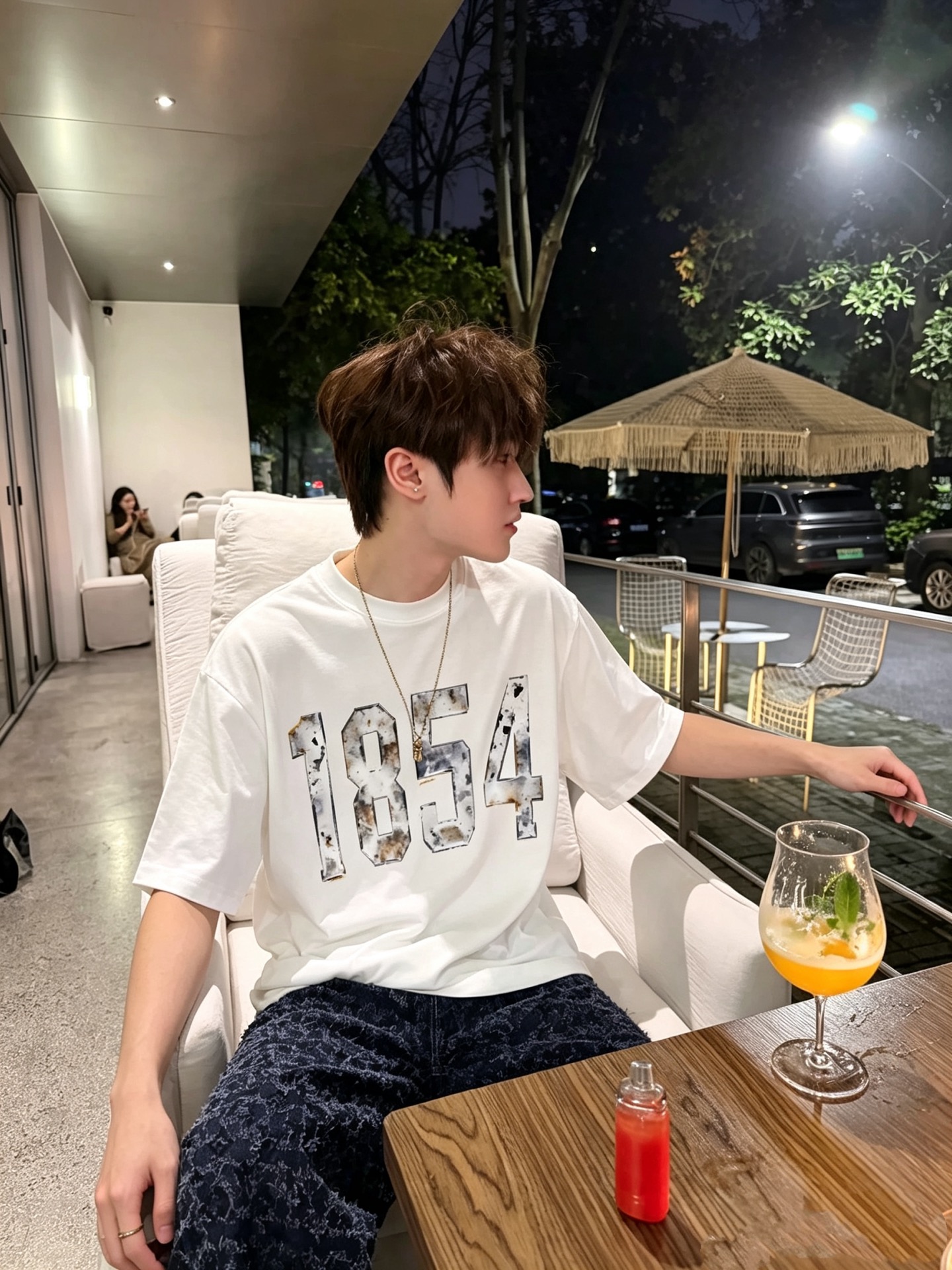 LouisVuitt*路易*登 2026春夏全新系列单品上线，非常时髦前卫的一款男女同款短袖T恤，标识l