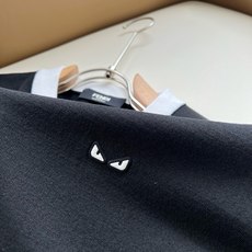 FEN 芬*迪2026春夏新款伊力特短袖Polo衫!净版百搭不限制年龄,全景logo图案压胶工艺设计!无 FEN 芬*迪2026春夏新款伊力特短袖Polo衫!净版百搭不限制年龄,全景logo图案压胶工艺设计!无
