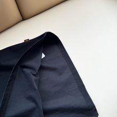 LouisVuitt*路易*登 2026春夏全新系列单品上线,非常时髦前卫的一款男女同款短袖T恤,标识l LouisVuitt*路易*登 2026春夏全新系列单品上线,非常时髦前卫的一款男女同款短袖T恤,标识l