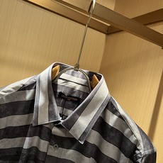 Arman阿*尼2026春夏新款男士休闲衬衣,原单代工厂订单,胸前标志飞鹰logo印花设计!简洁的设计精致优雅,令人叹服 Arman阿*尼2026春夏新款男士休闲衬衣,原单代工厂订单,胸前标志飞鹰logo印花设计!简洁的设计精致优雅,令人叹服