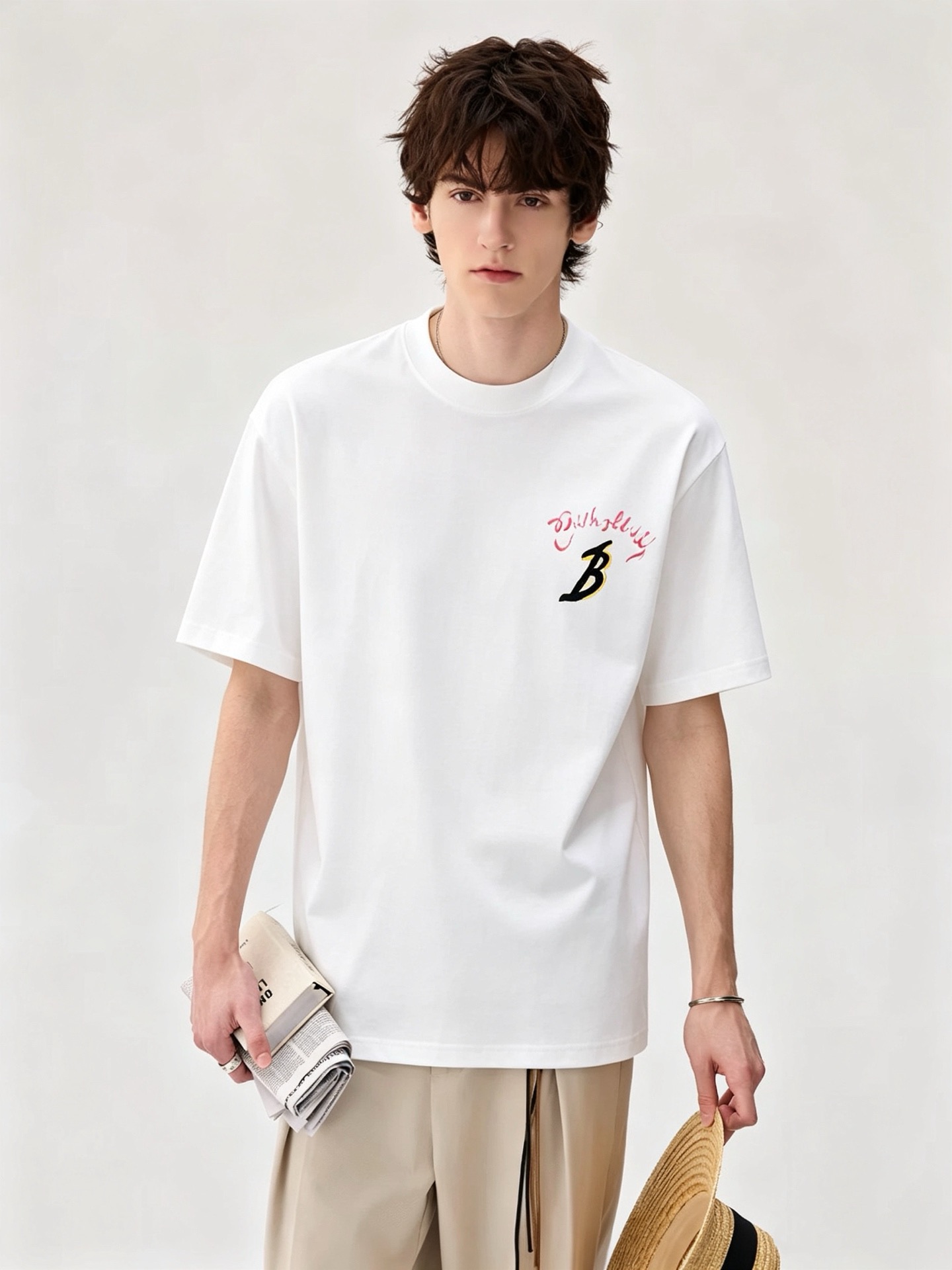 NO:946706,BURBER*Y's 2026 spring and summer new unisex short-sleeved T-shirt is a big hit. It is made of the recently popular environmentally friendly pure cotton fabric. It is a high-end outdoor sports and leisure series. It is a very hot sports trend!  BUR's latest developed special material, logo and pattern laminated design!  The fabric is also called memory cloth, which refers to fabrics with morphological memory function. It beats all versions on the market instantly. It can only be said that it is not on the same level at all. No matter in terms of material, detail restoration and craftsmanship, we are not afraid of any challenges, just to provide everyone with wonderful products. As always, consistent and implemented.  A style of BUR's core concept will be tightly tied to fashion, always maintaining a perfect, simple but not simple design style, which perfectly meets your daily needs. Size: S-3XL,, burberry, T-shirt, tees, t-shirt,19860909BURBER*Y巴*莉2026春夏新品男女同款短袖T恤,重磅来袭,最近比较火热的环保纯棉面料制作而成,高端户外运动休闲系列,非常火热运动风潮！BUR最新研发的特殊材质,标志logo图案压胶设计！面料也叫记忆布,是指具有形态记忆功能的面料,秒杀市面上一切版本,只能说根本就不是一个级别的存在,不管是材质还是细节还原度以及工艺制作方面,不惧任何挑战,只为给大家奉献绝妙产物一如既往,始终如一,贯彻了BUR核心理念的一个款式将与时尚紧紧的捆绑在一起,时刻保持完美,简约而不简单的的设计风格,完美的满足了你日常所需要的穿搭.尺码:S-3XL,,burberry,T-shirt,tees，t-shirt,,Men's clothing