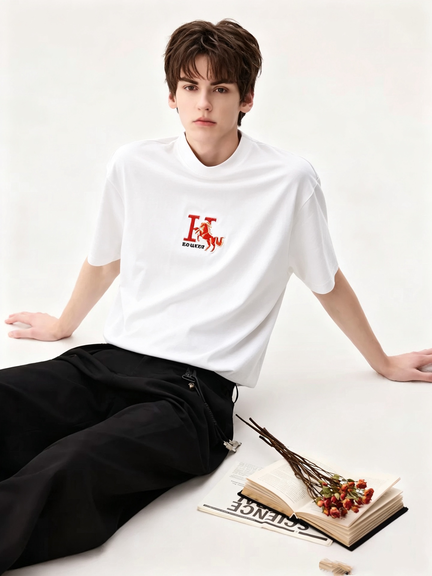 NO:946748,Her*mes 2026 spring and summer new short-sleeved T-shirt for men and women, a newly upgraded and versatile basic style, low-key luxury, and the choice of quality!  Select high-quality selected pure cotton fabrics!  It is made to enjoy a relaxed and comfortable wearing experience, with super vertical performance. It has a strong artistic sense and iconic logo embroidery design. The craftsmanship is meticulous and highly recognizable, showing a new brand micro-label culture!  Classic and perfect design, precise cutting. Simple and elegant style, but also able to show fashionable charm in daily leisure life. Sizes M-3XL, T-shirt, tees, t-shirt,19860909Her*mes爱*仕2026春夏新款男女同款短袖T恤,全新升级百搭基础款,低调奢华,品格之选！甄选优质精选纯棉面料！打造而成,享受轻松自在的穿着体验,有着超强的垂直性能 艺术感极强标志性logo刺绣工艺设计,工艺细致,辨识度极高,展现全新品牌微标文化！经典完美版型设计,在裁剪上精准到位.简约大气风格,又能在日常休闲生活中展现时尚魅力.尺码M-3XL,,T-shirt,tees，t-shirt,,Men's clothing