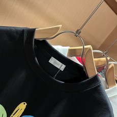 Dio*迪家 2026春夏新款男女同款👫短袖T恤,专柜同步发售!定制专属260克纯棉面料,定制原版工艺螺纹,胸前logo Dio*迪家 2026春夏新款男女同款👫短袖T恤,专柜同步发售!定制专属260克纯棉面料,定制原版工艺螺纹,胸前logo