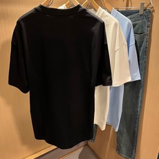 FEN*I 芬*迪2026春夏新款FD家族FF男女同款👫短袖T恤,男女同款👫百搭极简短袖。意大利原厂订单,FD家族人气单 FEN*I 芬*迪2026春夏新款FD家族FF男女同款👫短袖T恤,男女同款👫百搭极简短袖。意大利原厂订单,FD家族人气单