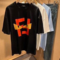 FEN*I 芬*迪2026春夏新款FD家族FF男女同款👫短袖T恤,男女同款👫百搭极简短袖。意大利原厂订单,FD家族人气单 FEN*I 芬*迪2026春夏新款FD家族FF男女同款👫短袖T恤,男女同款👫百搭极简短袖。意大利原厂订单,FD家族人气单