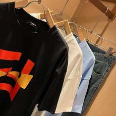 FEN*I 芬*迪2026春夏新款FD家族FF男女同款👫短袖T恤,男女同款👫百搭极简短袖。意大利原厂订单,FD家族人气单 FEN*I 芬*迪2026春夏新款FD家族FF男女同款👫短袖T恤,男女同款👫百搭极简短袖。意大利原厂订单,FD家族人气单