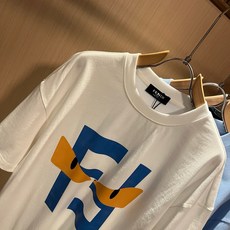 FEN*I 芬*迪2026春夏新款FD家族FF男女同款👫短袖T恤,男女同款👫百搭极简短袖。意大利原厂订单,FD家族人气单 FEN*I 芬*迪2026春夏新款FD家族FF男女同款👫短袖T恤,男女同款👫百搭极简短袖。意大利原厂订单,FD家族人气单