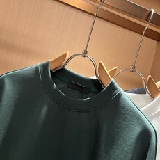 PRAD*A普*达2026春夏新款男女同款👫短袖T恤,最新款全网独家首上!!~既经典有时尚百搭,谁不爱啊,将经典再次展现 PRAD*A普*达2026春夏新款男女同款👫短袖T恤,最新款全网独家首上!!~既经典有时尚百搭,谁不爱啊,将经典再次展现