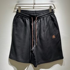 Loro Piana诺悠翩雅 2026春夏男士套装,最新的贸易订单全品相!!网红款!上身舒适透气,不僵硬,整体有着丰富的 Loro Piana诺悠翩雅 2026春夏男士套装,最新的贸易订单全品相!!网红款!上身舒适透气,不僵硬,整体有着丰富的