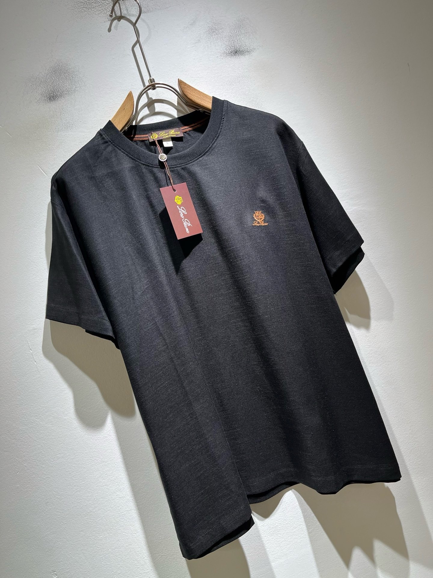 Loro Piana诺悠翩雅 2026春夏男士套装，最新的贸易订单全品相！！网红款！上身舒适透气，不僵硬，整体有着丰富的
