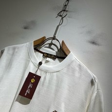 Loro Piana诺悠翩雅 2026春夏男士套装,最新的贸易订单全品相!!网红款!上身舒适透气,不僵硬,整体有着丰富的 Loro Piana诺悠翩雅 2026春夏男士套装,最新的贸易订单全品相!!网红款!上身舒适透气,不僵硬,整体有着丰富的