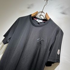 Moncler蒙家 2026春夏最新男女同款👫贸易订单休闲套装,全品相!!网红款!采用logo图案刺绣设计!上身舒适透气 Moncler蒙家 2026春夏最新男女同款👫贸易订单休闲套装,全品相!!网红款!采用logo图案刺绣设计!上身舒适透气
