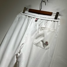 Moncler蒙家 2026春夏最新男女同款👫贸易订单休闲套装,全品相!!网红款!采用logo图案刺绣设计!上身舒适透气 Moncler蒙家 2026春夏最新男女同款👫贸易订单休闲套装,全品相!!网红款!采用logo图案刺绣设计!上身舒适透气