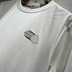 Moncler蒙家 2026春夏最新男女同款👫贸易订单休闲套装,全品相!!网红款!采用logo图案刺绣设计!上身舒适透气 Moncler蒙家 2026春夏最新男女同款👫贸易订单休闲套装,全品相!!网红款!采用logo图案刺绣设计!上身舒适透气