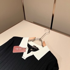 Loro Piana诺悠翩雅 2026春夏男士最新的贸易订单翻领针织短袖T恤,全品相!!上身舒适透气,不僵硬,整体有着丰 Loro Piana诺悠翩雅 2026春夏男士最新的贸易订单翻领针织短袖T恤,全品相!!上身舒适透气,不僵硬,整体有着丰
