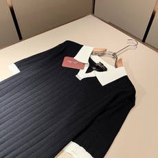 Loro Piana诺悠翩雅 2026春夏男士最新的贸易订单翻领针织短袖T恤,全品相!!上身舒适透气,不僵硬,整体有着丰 Loro Piana诺悠翩雅 2026春夏男士最新的贸易订单翻领针织短袖T恤,全品相!!上身舒适透气,不僵硬,整体有着丰