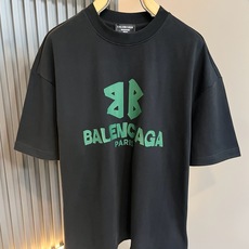 BALENCI*GA巴黎*家 2026春夏新款男女同款👫短袖T恤!走秀图案印花时尚休闲短袖T恤衫!设计logo压胶设计! BALENCI*GA巴黎*家 2026春夏新款男女同款👫短袖T恤!走秀图案印花时尚休闲短袖T恤衫!设计logo压胶设计!