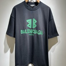 BALENCI*GA巴黎*家 2026春夏新款男女同款👫短袖T恤!走秀图案印花时尚休闲短袖T恤衫!设计logo压胶设计! BALENCI*GA巴黎*家 2026春夏新款男女同款👫短袖T恤!走秀图案印花时尚休闲短袖T恤衫!设计logo压胶设计!