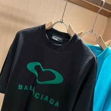 BALENCI*GA巴黎*家 2026春夏新款男女同款👫短袖T恤!走秀图案印花时尚休闲短袖T恤衫!设计logo压胶设计! BALENCI*GA巴黎*家 2026春夏新款男女同款👫短袖T恤!走秀图案印花时尚休闲短袖T恤衫!设计logo压胶设计!