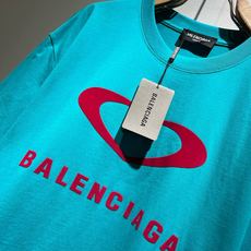 BALENCI*GA巴黎*家 2026春夏新款男女同款👫短袖T恤!走秀图案印花时尚休闲短袖T恤衫!设计logo压胶设计! BALENCI*GA巴黎*家 2026春夏新款男女同款👫短袖T恤!走秀图案印花时尚休闲短袖T恤衫!设计logo压胶设计!