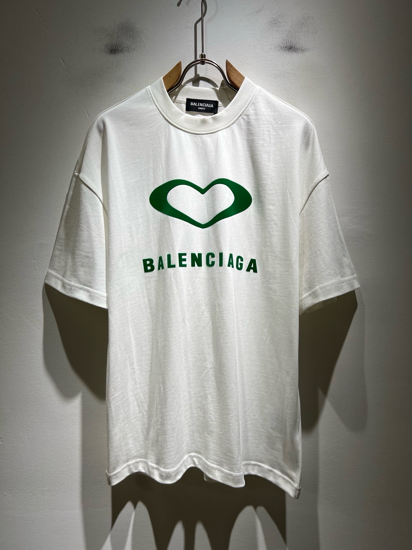 BALENCI*GA巴黎*家 2026春夏新款男女同款👫短袖T恤！走秀图案印花时尚休闲短袖T恤衫！设计logo压胶设计！