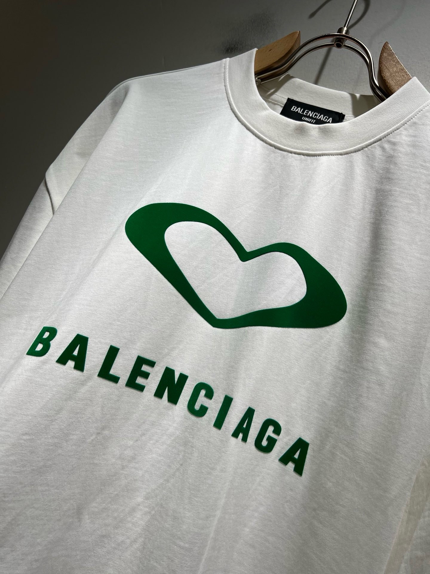 BALENCI*GA巴黎*家 2026春夏新款男女同款👫短袖T恤！走秀图案印花时尚休闲短袖T恤衫！设计logo压胶设计！