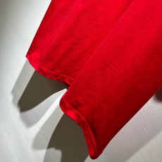 Moncler蒙家 2026春夏男女同款👫情侣款最新的贸易订单短袖T恤,全品相!!网红款!采用logo图案印花设计!上身 Moncler蒙家 2026春夏男女同款👫情侣款最新的贸易订单短袖T恤,全品相!!网红款!采用logo图案印花设计!上身