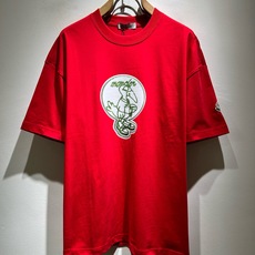 Moncler蒙家 2026春夏男女同款👫情侣款最新的贸易订单短袖T恤,全品相!!网红款!采用logo图案印花设计!上身 Moncler蒙家 2026春夏男女同款👫情侣款最新的贸易订单短袖T恤,全品相!!网红款!采用logo图案印花设计!上身