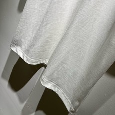 Moncler蒙家 2026春夏男女同款👫情侣款最新的贸易订单短袖T恤,全品相!!网红款!采用logo图案印花设计!上身 Moncler蒙家 2026春夏男女同款👫情侣款最新的贸易订单短袖T恤,全品相!!网红款!采用logo图案印花设计!上身