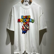 Mosch*ino莫斯*诺2026春夏新款男女同款👫T恤,超多明星网红喜爱,宽松版型,男女同款 精选超优质100%精梳棉 Mosch*ino莫斯*诺2026春夏新款男女同款👫T恤,超多明星网红喜爱,宽松版型,男女同款 精选超优质100%精梳棉
