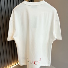 Gucc*古家 2026春夏新款男女同情侣款👫休闲宽松棉质圆领短袖T恤衫!贸易公司渠道稀出,同步官网发售 ! 春 Gucc*古家 2026春夏新款男女同情侣款👫休闲宽松棉质圆领短袖T恤衫!贸易公司渠道稀出,同步官网发售 ! 春