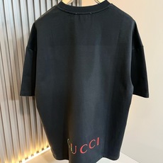 Gucc*古家 2026春夏新款男女同情侣款👫休闲宽松棉质圆领短袖T恤衫!贸易公司渠道稀出,同步官网发售 ! 春 Gucc*古家 2026春夏新款男女同情侣款👫休闲宽松棉质圆领短袖T恤衫!贸易公司渠道稀出,同步官网发售 ! 春