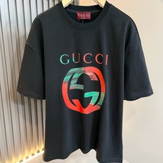 Gucc*古家 2026春夏新款男女同情侣款👫休闲宽松棉质圆领短袖T恤衫!贸易公司渠道稀出,同步官网发售 ! 春 Gucc*古家 2026春夏新款男女同情侣款👫休闲宽松棉质圆领短袖T恤衫!贸易公司渠道稀出,同步官网发售 ! 春