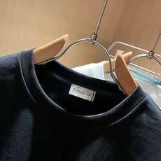 Moncler蒙家 2026春夏最新男女同款👫贸易订单短袖T恤,全品相!!网红款!采用logo图案植绒设计!上身舒适透气 Moncler蒙家 2026春夏最新男女同款👫贸易订单短袖T恤,全品相!!网红款!采用logo图案植绒设计!上身舒适透气