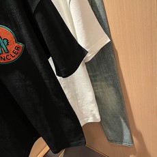 Moncler蒙家 2026春夏最新男女同款👫贸易订单短袖T恤,全品相!!网红款!采用logo图案植绒设计!上身舒适透气 Moncler蒙家 2026春夏最新男女同款👫贸易订单短袖T恤,全品相!!网红款!采用logo图案植绒设计!上身舒适透气