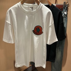 Moncler蒙家 2026春夏最新男女同款👫贸易订单短袖T恤,全品相!!网红款!采用logo图案植绒设计!上身舒适透气 Moncler蒙家 2026春夏最新男女同款👫贸易订单短袖T恤,全品相!!网红款!采用logo图案植绒设计!上身舒适透气