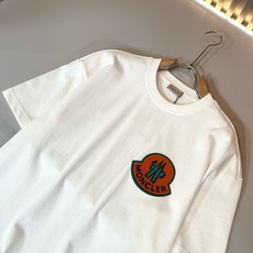 Moncler蒙家 2026春夏最新男女同款👫贸易订单短袖T恤,全品相!!网红款!采用logo图案植绒设计!上身舒适透气 Moncler蒙家 2026春夏最新男女同款👫贸易订单短袖T恤,全品相!!网红款!采用logo图案植绒设计!上身舒适透气