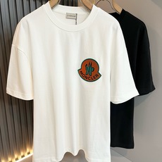 Moncler蒙家 2026春夏最新男女同款👫贸易订单短袖T恤,全品相!!网红款!采用logo图案植绒设计!上身舒适透气 Moncler蒙家 2026春夏最新男女同款👫贸易订单短袖T恤,全品相!!网红款!采用logo图案植绒设计!上身舒适透气