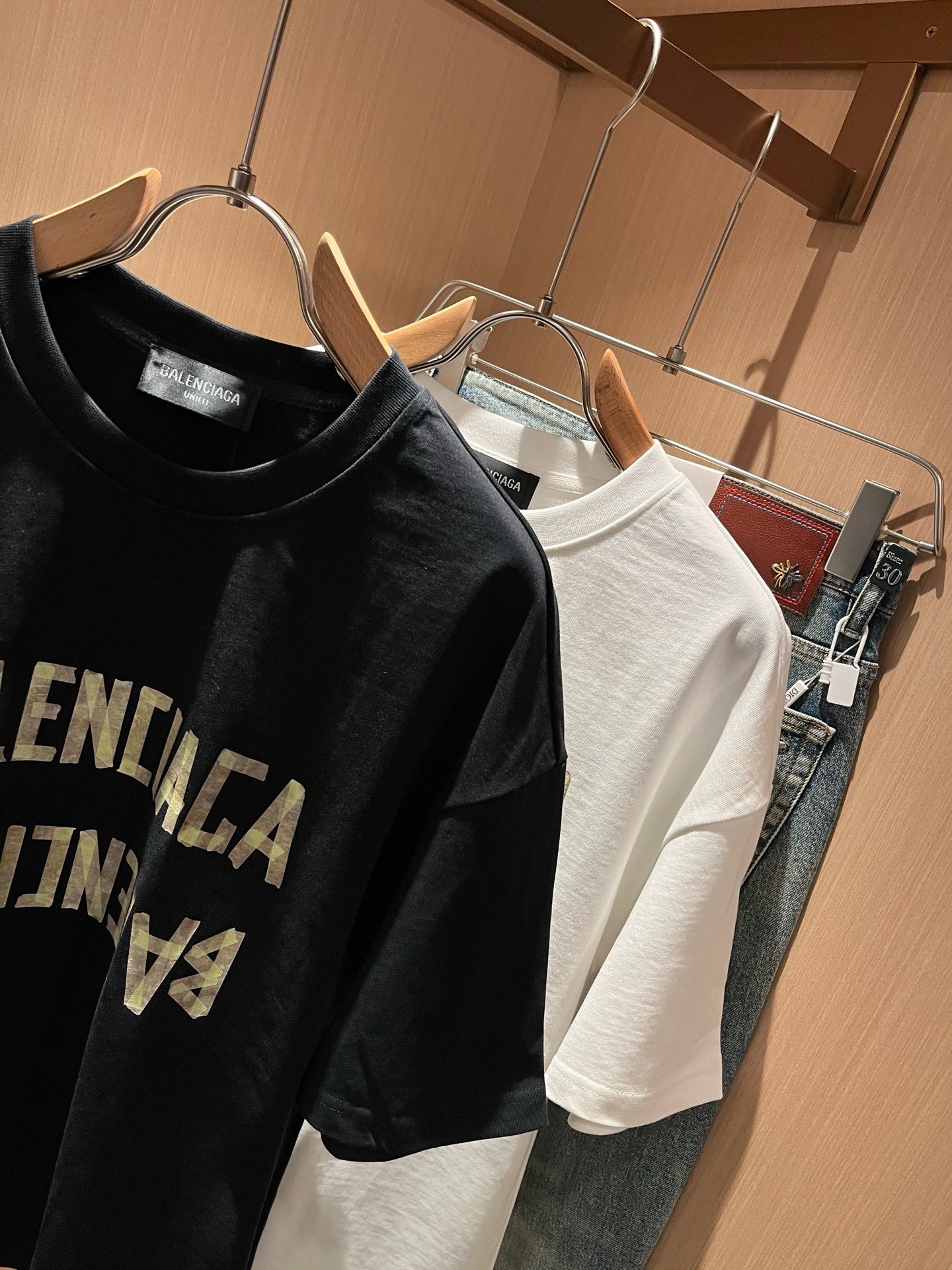 BALENCI*GA巴黎*家 春夏新款男女同款👫短袖T恤！走秀图案印花时尚休闲短袖T恤衫！设计logo印花设计！极具设计