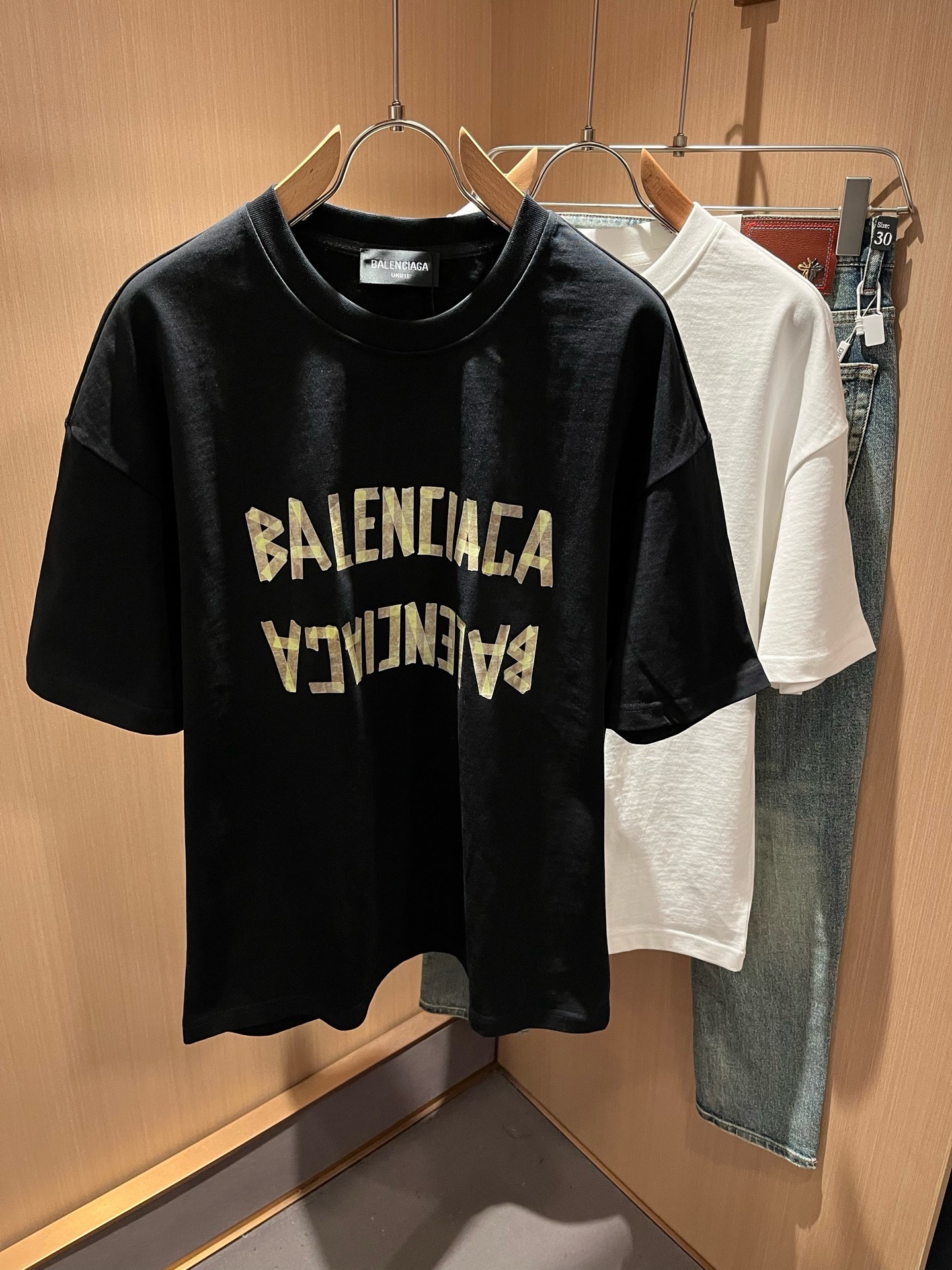BALENCI*GA巴黎*家 春夏新款男女同款👫短袖T恤！走秀图案印花时尚休闲短袖T恤衫！设计logo印花设计！极具设计