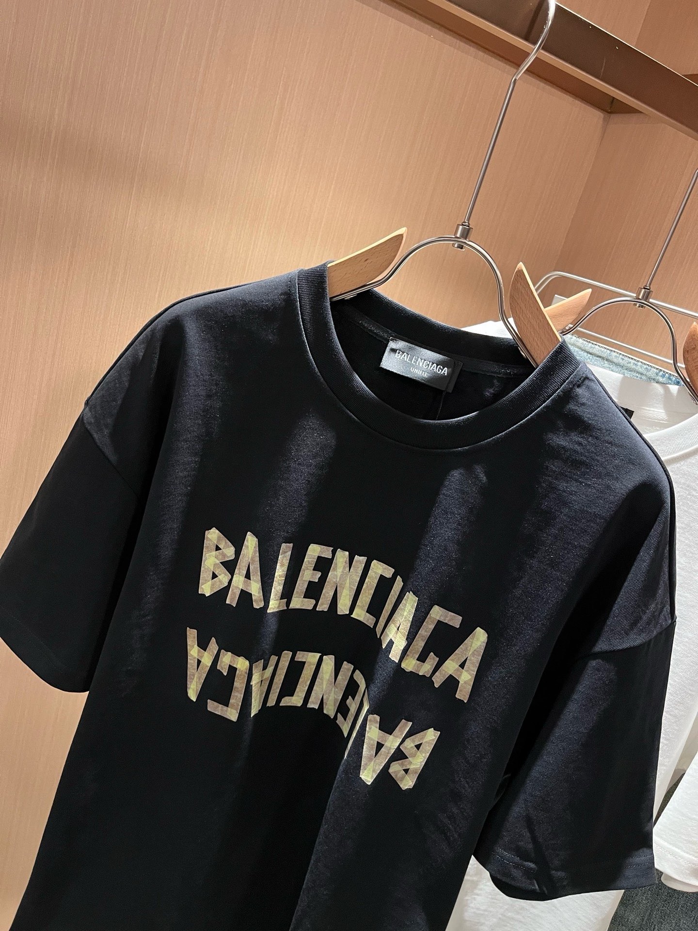 BALENCI*GA巴黎*家 春夏新款男女同款👫短袖T恤！走秀图案印花时尚休闲短袖T恤衫！设计logo印花设计！极具设计