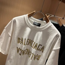 BALENCI*GA巴黎*家 春夏新款男女同款👫短袖T恤!走秀图案印花时尚休闲短袖T恤衫!设计logo印花设计!极具设计 BALENCI*GA巴黎*家 春夏新款男女同款👫短袖T恤!走秀图案印花时尚休闲短袖T恤衫!设计logo印花设计!极具设计