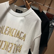 BALENCI*GA巴黎*家 春夏新款男女同款👫短袖T恤!走秀图案印花时尚休闲短袖T恤衫!设计logo印花设计!极具设计 BALENCI*GA巴黎*家 春夏新款男女同款👫短袖T恤!走秀图案印花时尚休闲短袖T恤衫!设计logo印花设计!极具设计