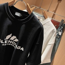 BALENCI*GA巴黎*家 春夏新款男女同款👫短袖T恤!走秀图案印花时尚休闲短袖T恤衫!设计logo压胶设计!极具设计 BALENCI*GA巴黎*家 春夏新款男女同款👫短袖T恤!走秀图案印花时尚休闲短袖T恤衫!设计logo压胶设计!极具设计