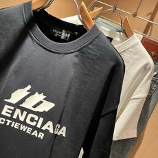 BALENCI*GA巴黎*家 春夏新款男女同款👫短袖T恤!走秀图案印花时尚休闲短袖T恤衫!设计logo压胶设计!极具设计 BALENCI*GA巴黎*家 春夏新款男女同款👫短袖T恤!走秀图案印花时尚休闲短袖T恤衫!设计logo压胶设计!极具设计